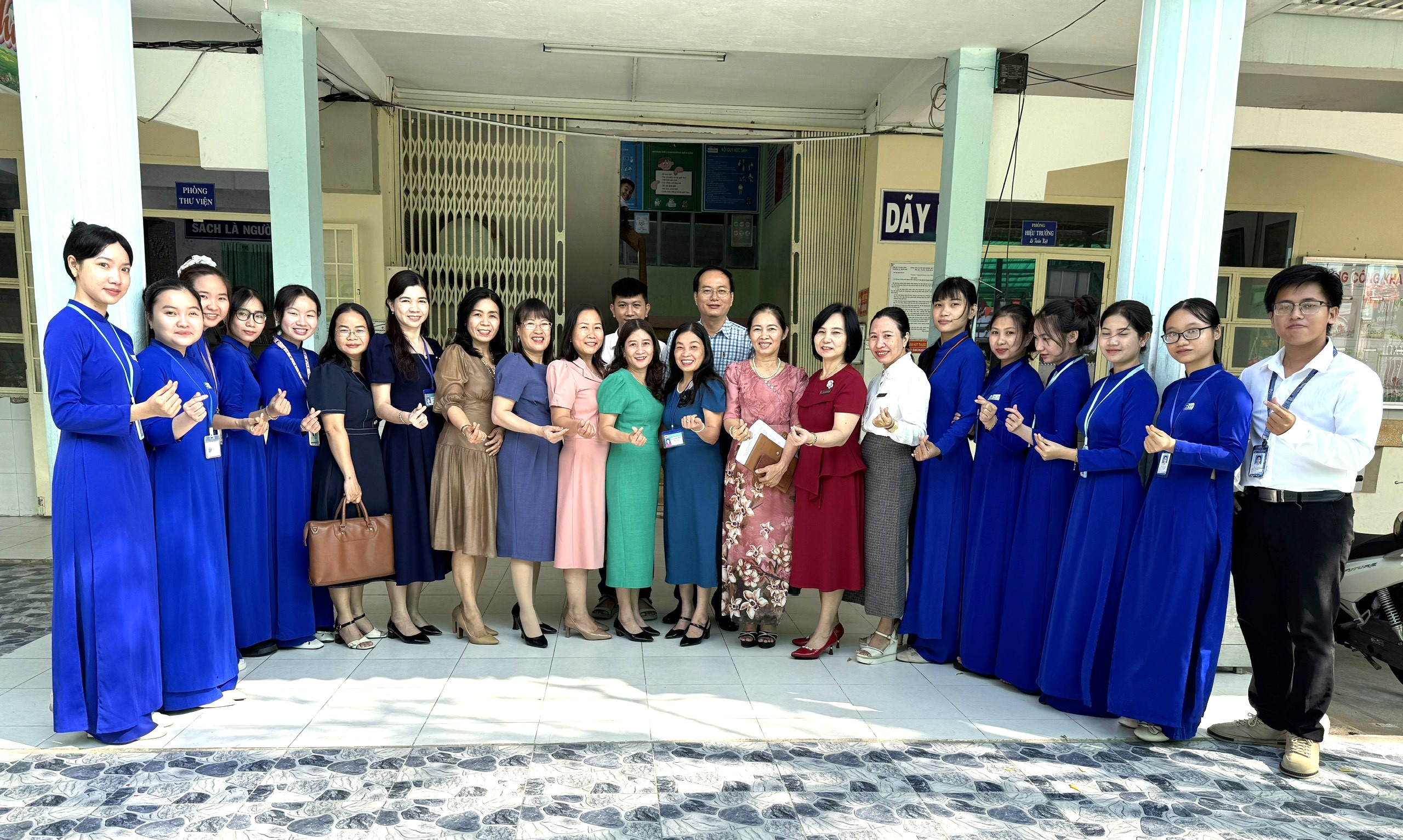 Description: C:\Users\CNC\AppData\Local\Temp\Rar$DRa5232.8067.rartemp\ẢNH ĐO&Agrave;N THỰC TẬP SP\H.jpg