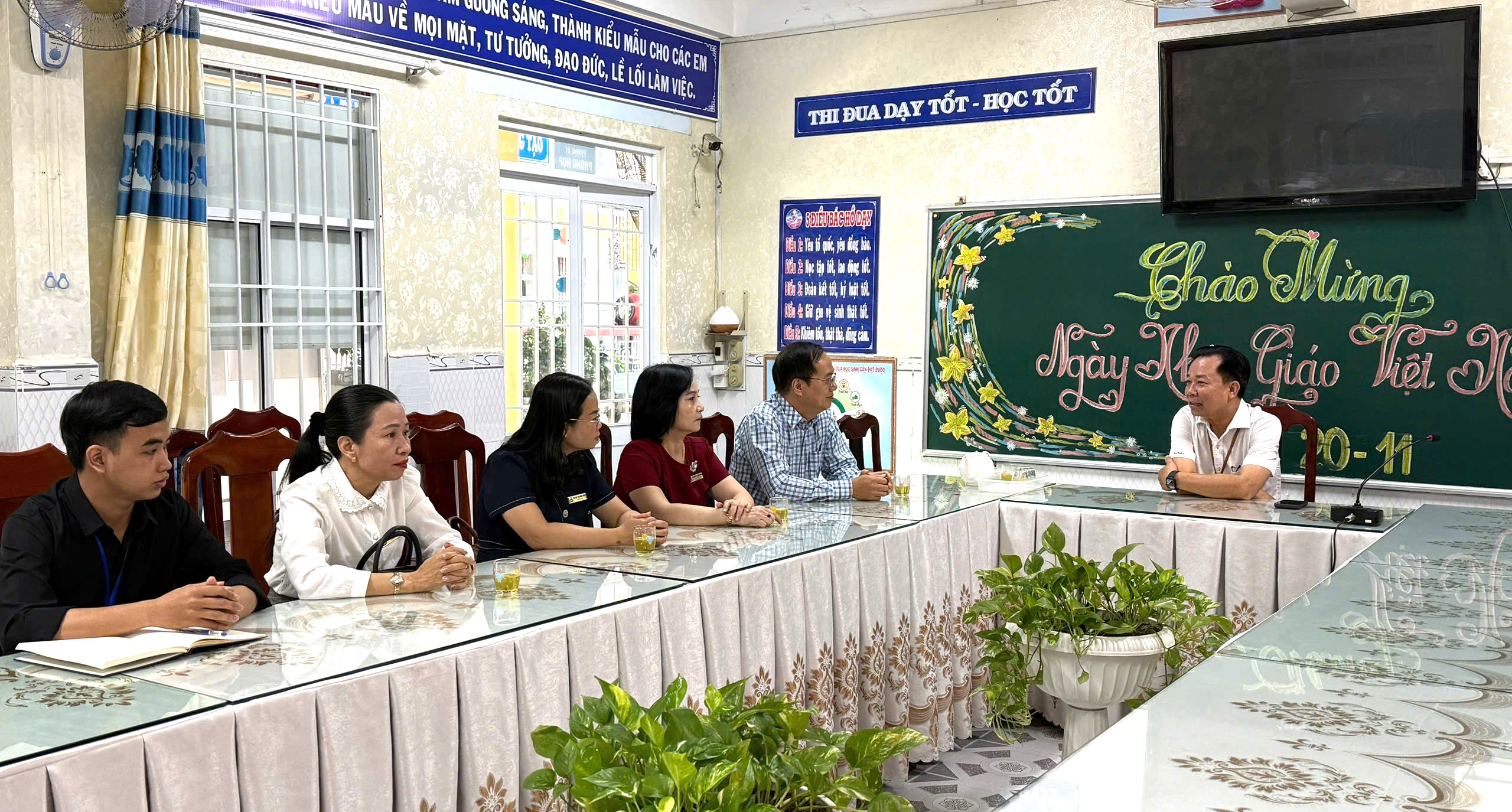 Description: C:\Users\CNC\AppData\Local\Temp\Rar$DRa5232.8067.rartemp\ẢNH ĐO&Agrave;N THỰC TẬP SP\B.jpg