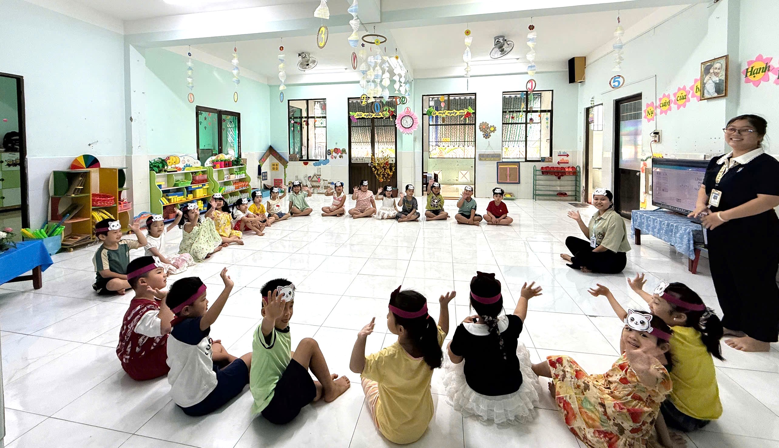 Description: C:\Users\CNC\AppData\Local\Temp\Rar$DRa5232.8067.rartemp\ẢNH ĐO&Agrave;N THỰC TẬP SP\F.jpg