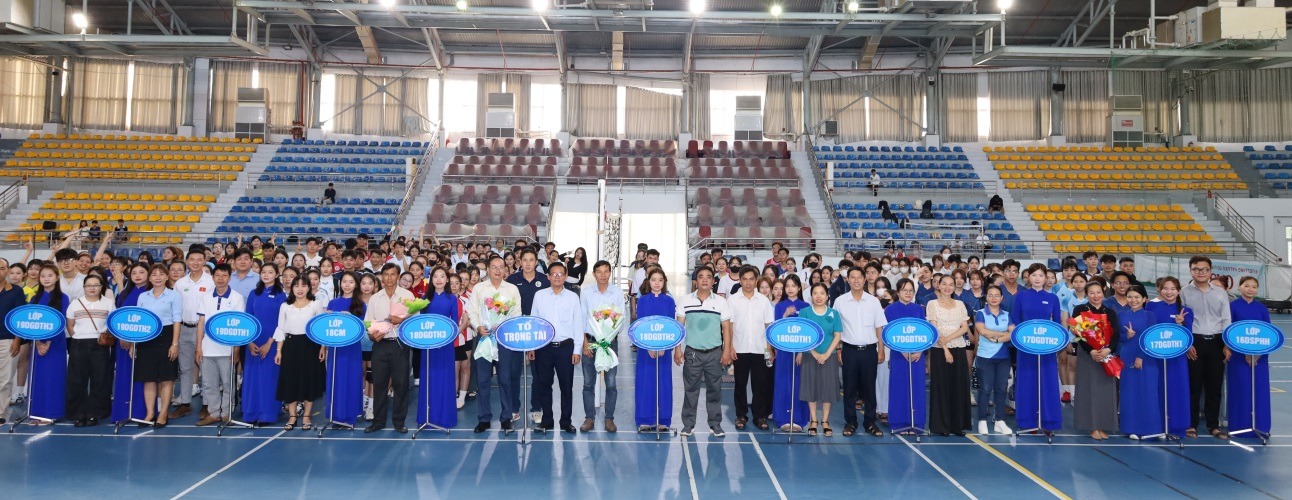 Description: C:\Users\CNC\Downloads\HÌnh Khai mạc\IMG_4934.JPG