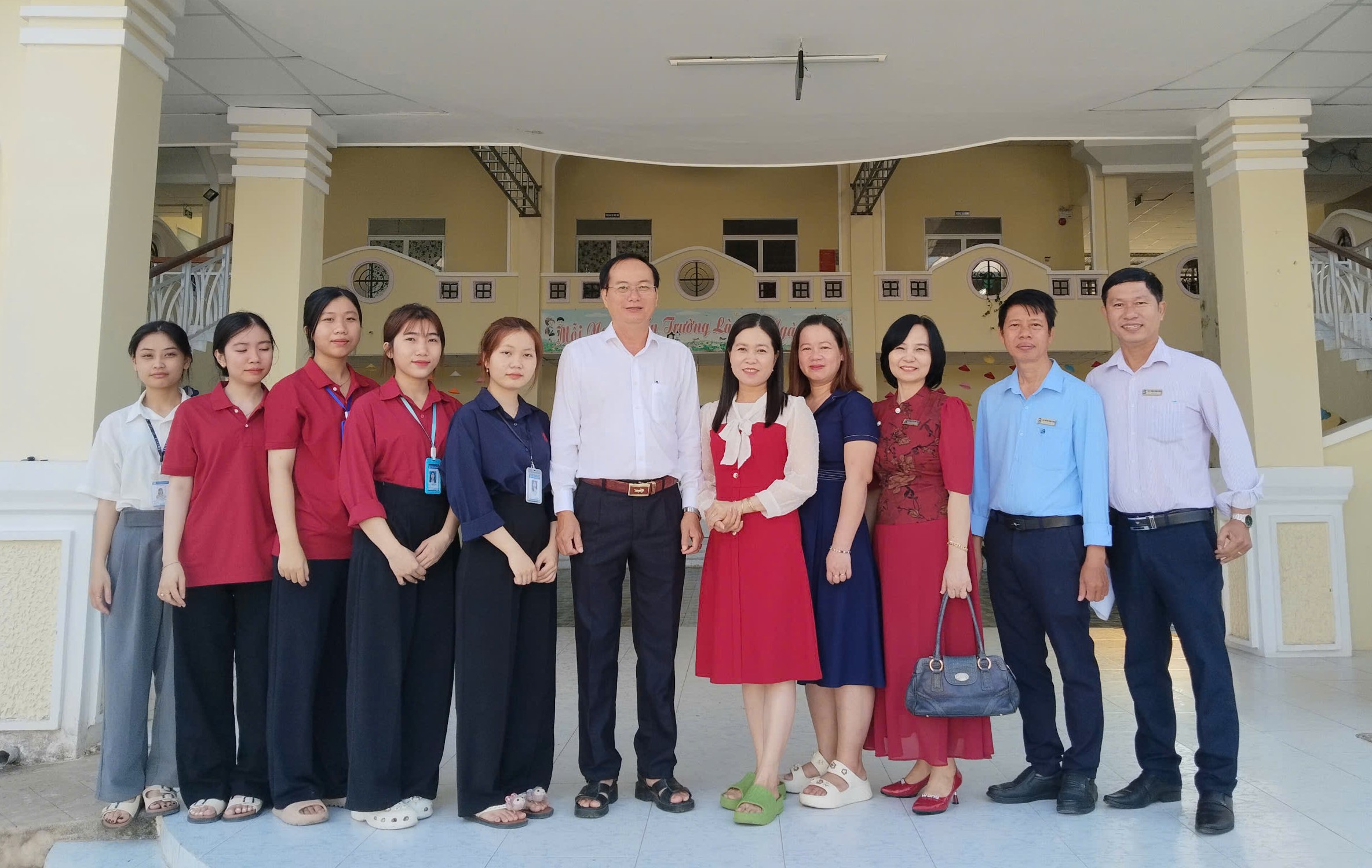 Description: C:\Users\CNC\AppData\Local\Temp\Rar$DRa5232.8067.rartemp\ẢNH ĐO&Agrave;N THỰC TẬP SP\T.jpg